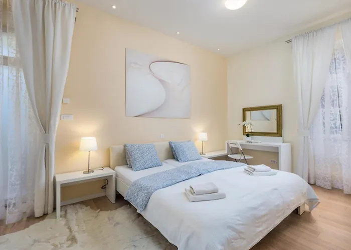 Rona Superior Apartment